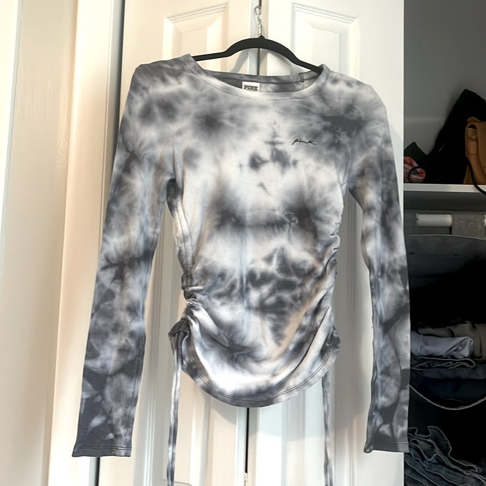 Pink long sleeve lounge wear top, like new condition, slimming sides.